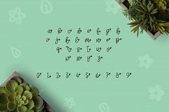 Herbie - A Flowery Font Product Image 3