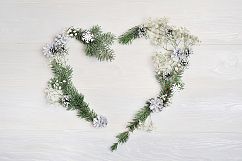 Christmas heart wreath Product Image 1
