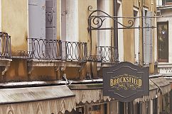 15 Sign Mockups in Venecia | 80%OFF Product Image 9