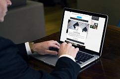 MacBook Screen Mock-Up / 21 PSD  Product Image 17