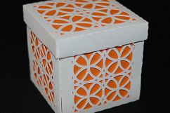 Box 4 with separate Cover, two sizes 2.5 and 3.15 inches. Product Image 2