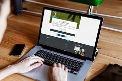 MacBook Screen Mock-Up / 21 PSD  Product Image 21