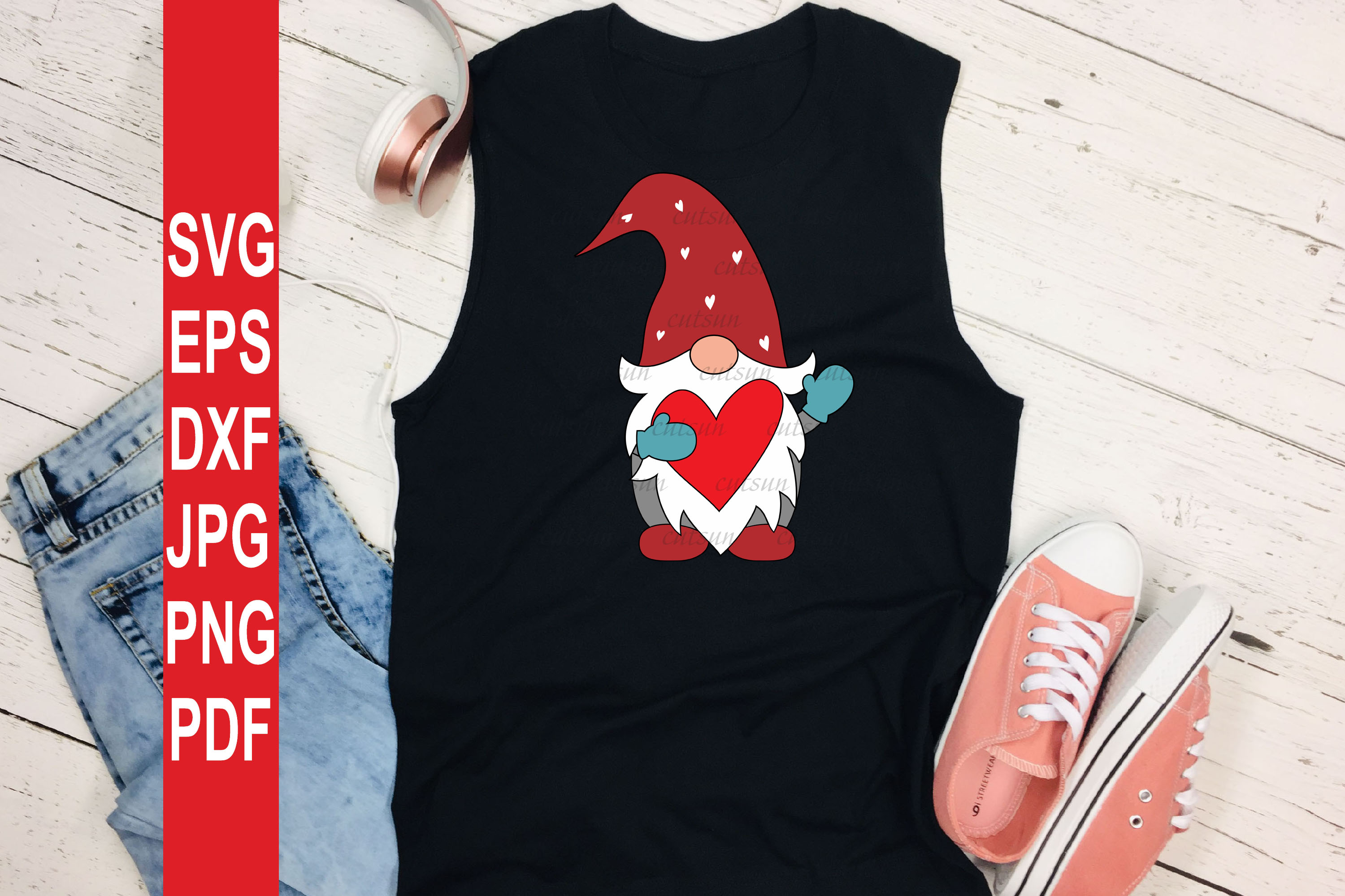 Download Gnome with a Heart SVG | Valentine Gnome SVG