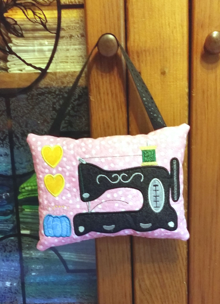 Sketchy Little Turkey Toilet Paper Design Machine Embroidery Pattern Sketchy Little Turkey Toilet Paper Design Machine Embroidery Pattern