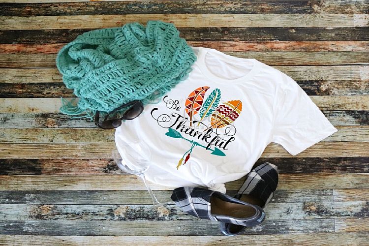 Be Thankful//Feathers//Fall//SVG//EPS//DXF