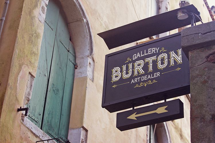 Signboard Mockup in Venecia