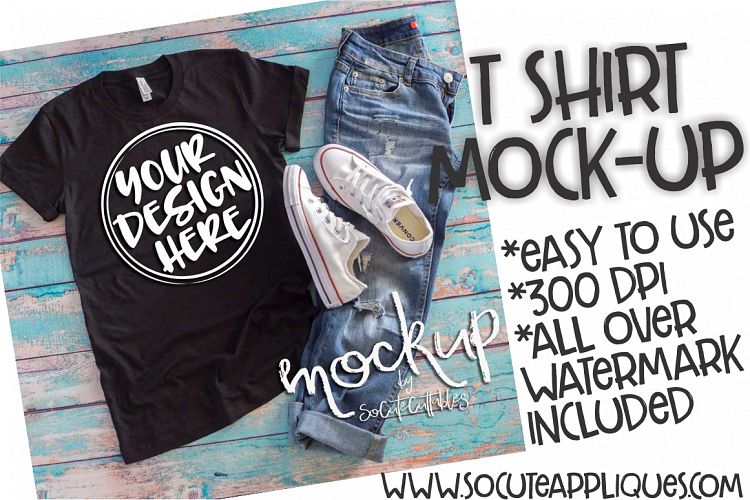 Black t shirt mock up 6512