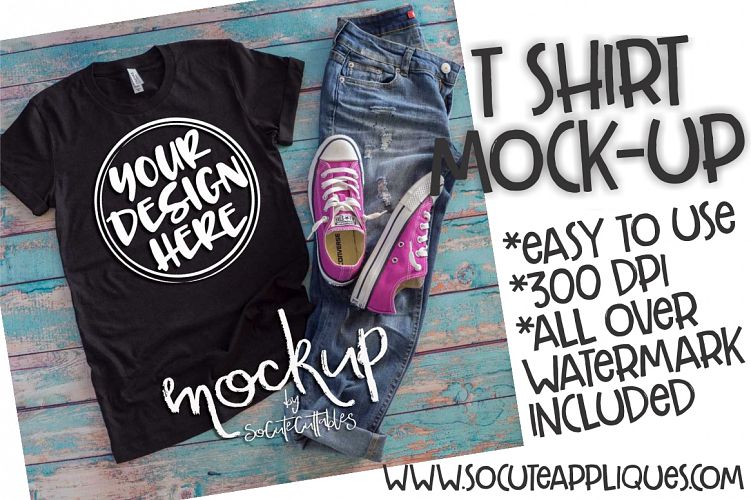 Black t shirt mock up 6514
