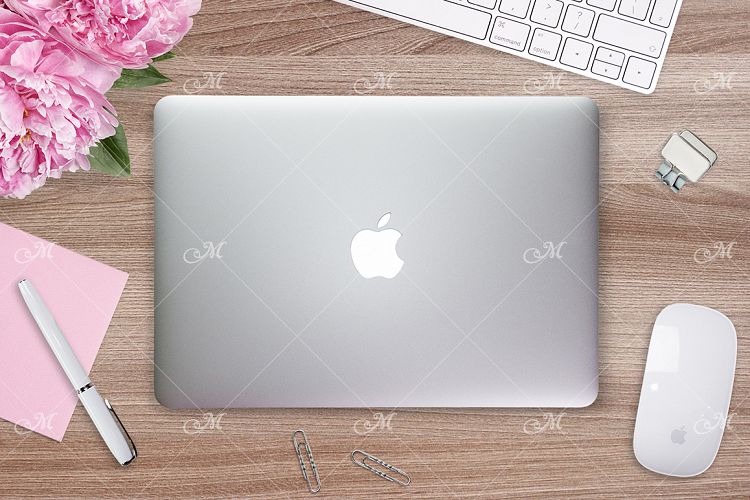 Macbook Cover Mock-up. PSD