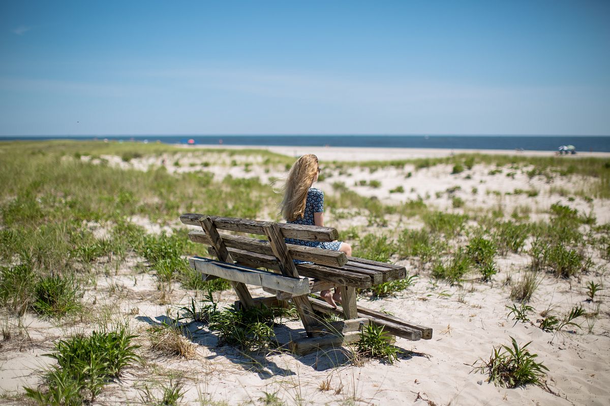 Women at the ocean example image 1