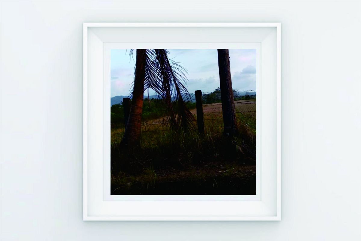 FRAME POSTER A DARK BROWN example image 1