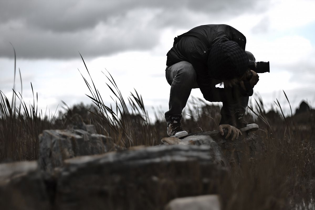 Photographer shooting in the field example image 1