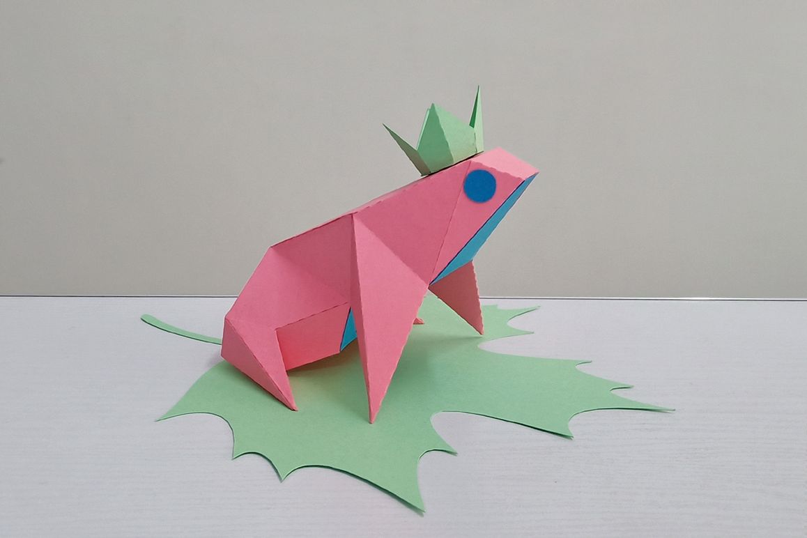 DIY Frog sitting on leaf,digital download,papercraft frog example image 1