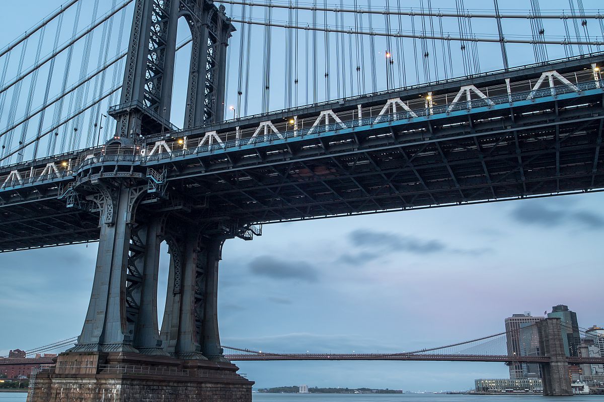 Manhattan bridge example image 1