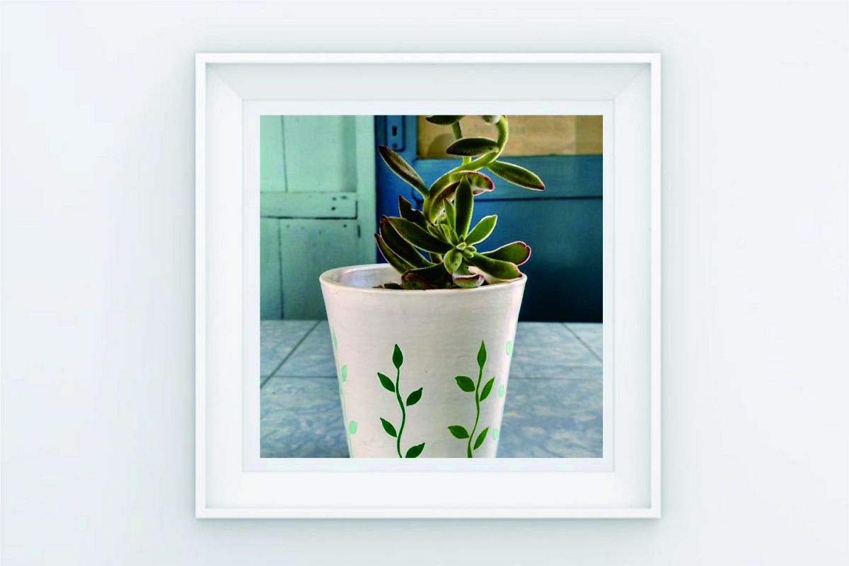FRAME POSTER A LEAF ON VAS CACTUS example image 1