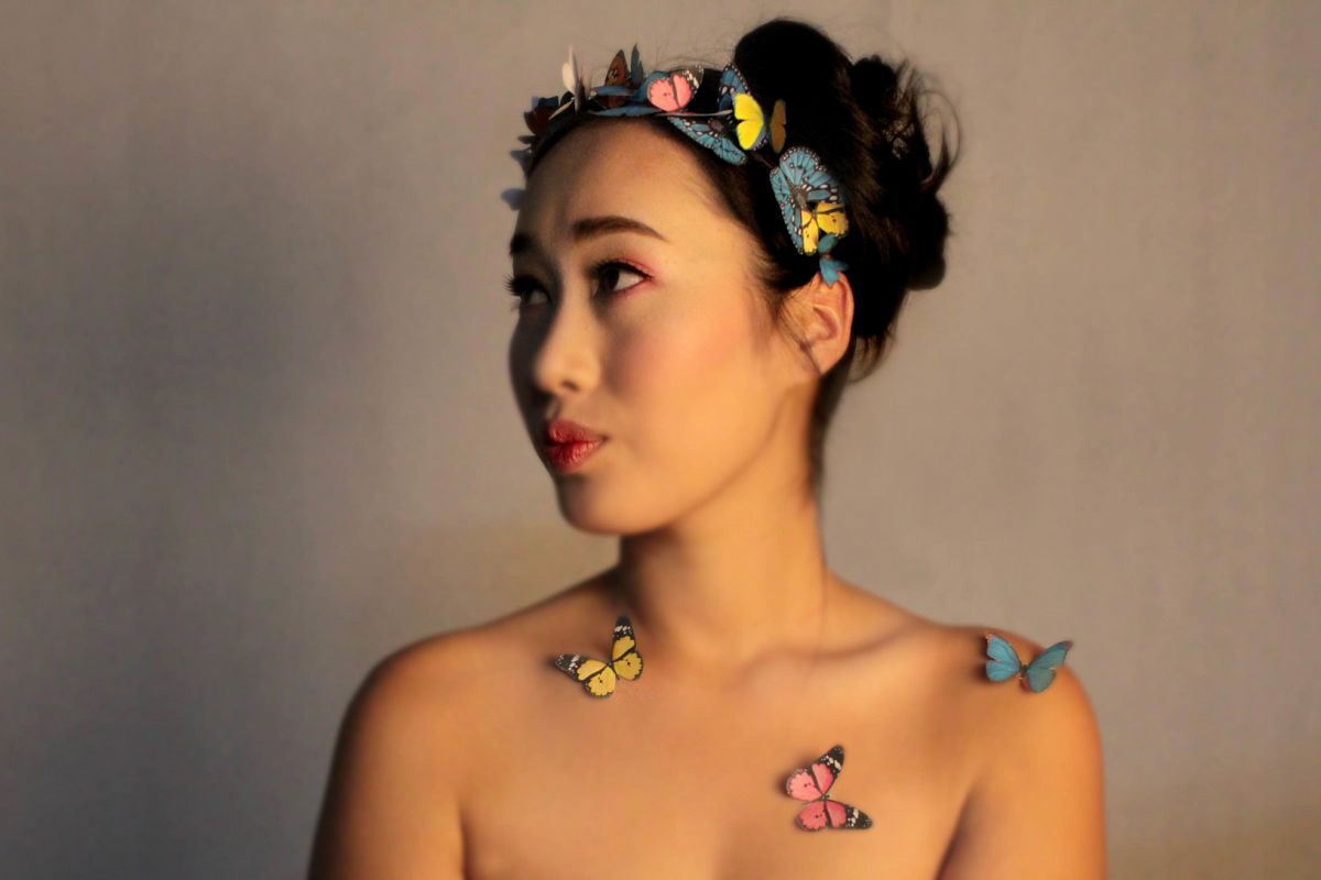 Butterfly girl vintage look example image 1