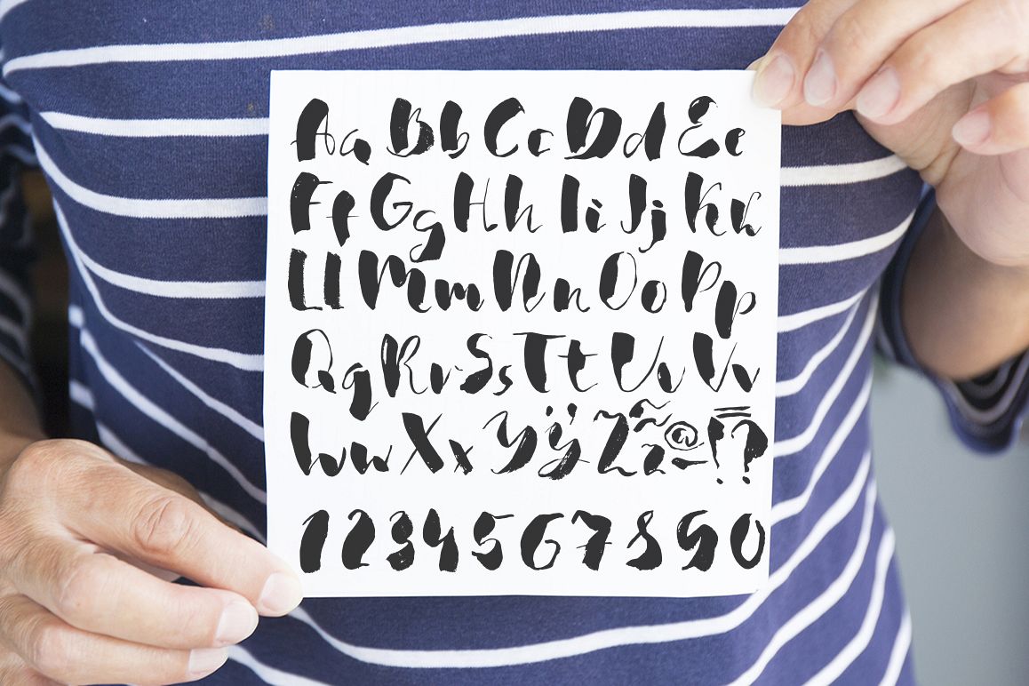 The sponge handwritten ink font example image 1
