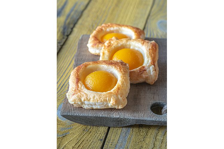 Puff pastry with canned peaches example image 1