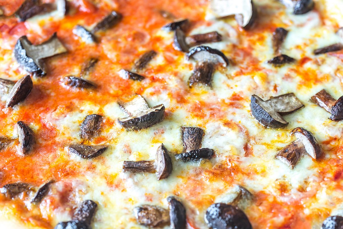Pizza with porcini mushrooms example image 1